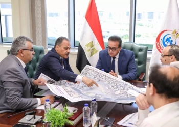 خالد عبدالغفار يستقبل محافظ الشرقية لمتابعة المشروعات الصحية 16 - جريدة المساء