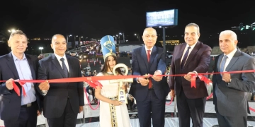 محافظ المنيا يفتتح ميدان النيل بعد تطوير شامل وتركيب شاشة عملاقة لبث فعاليات المتحف المصري الكبير 1 - جريدة المساء