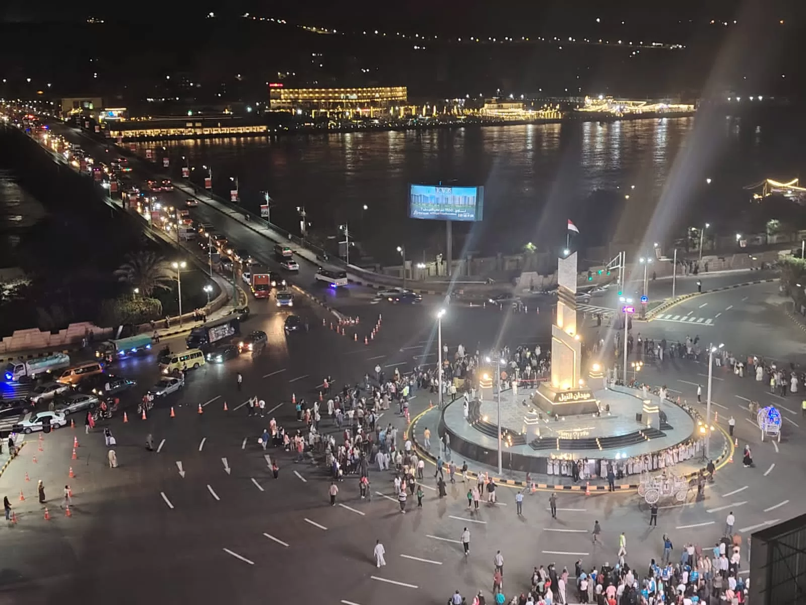 محافظ المنيا يفتتح ميدان النيل بعد تطوير شامل وتركيب شاشة عملاقة لبث فعاليات المتحف المصري الكبير 23 - جريدة المساء