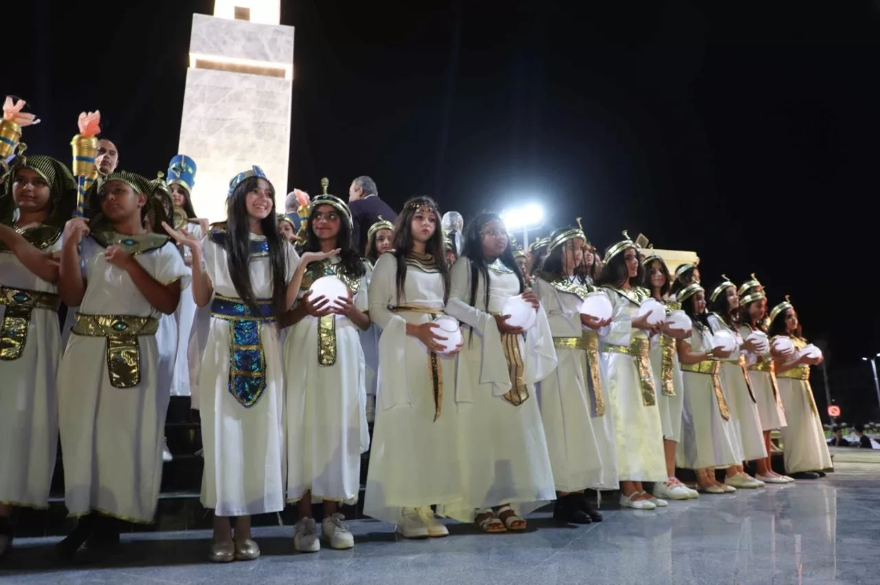 محافظ المنيا يفتتح ميدان النيل بعد تطوير شامل وتركيب شاشة عملاقة لبث فعاليات المتحف المصري الكبير 43 - جريدة المساء