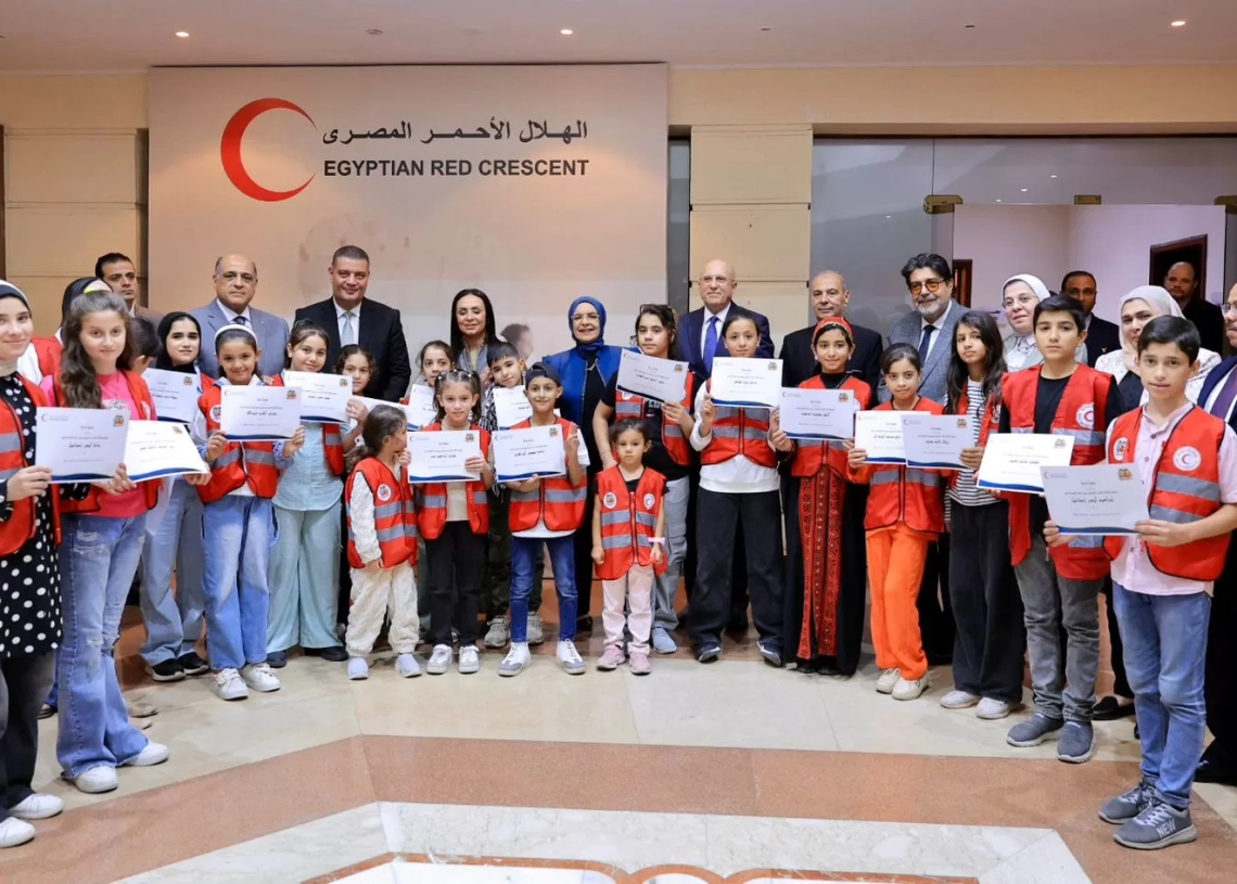 وزيرة التضامن تكرم أطفال فلسطين بعد اجتيازهم دورة "المنقذ الصغير" 19 - جريدة المساء
