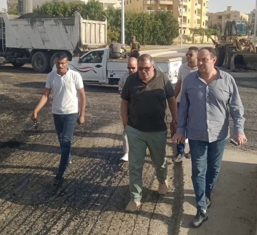 جهاز الشروق يواصل أعمال تطوير الطرق وتنفيذ شبكة صرف بجنيفة 19 - جريدة المساء