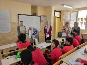 مديرة تعليم الشروق تتابع انتظام الدراسة بمدرسة الشهيد ياسر جنينة 20 - جريدة المساء