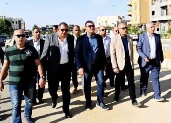 عقب جولته بالقاهرة الجديدة.. وزير الإسكان يتفقد محاور وطرق مدينة الشروق 19 - جريدة المساء