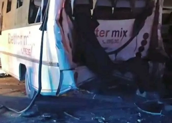 الوجع مستمر.. أقارب ضحيتين من فاجعة طريق السويس يصلون لاستلام الجثامين 15 - جريدة المساء