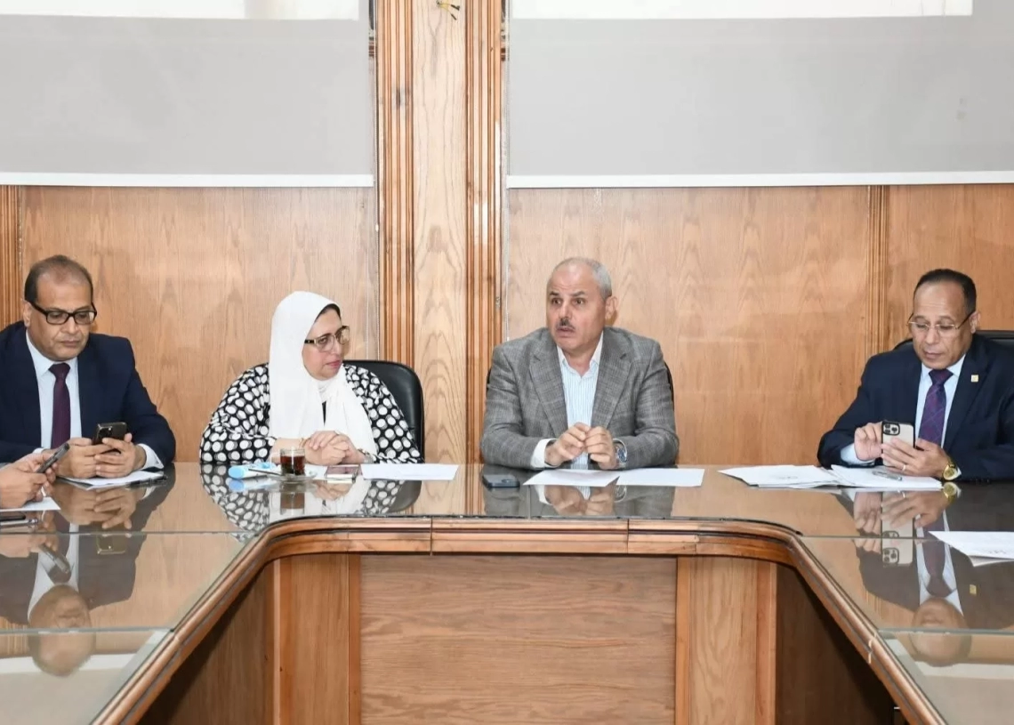 رئيس جامعة القناة يترأس اجتماع لجنة احتفالية اليوبيل الذهبي 18 - جريدة المساء