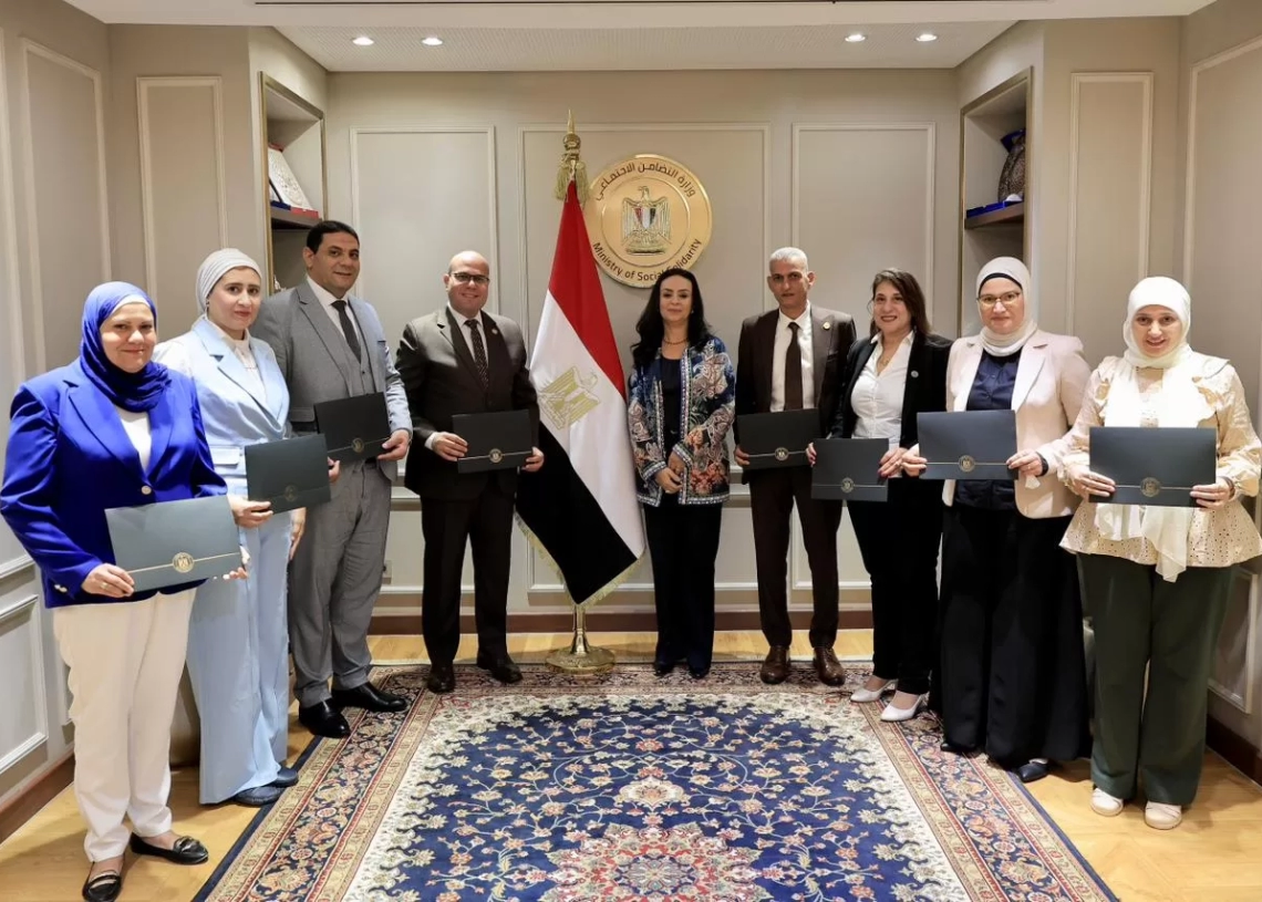وزيرة التضامن الاجتماعي تكرم الإدارة العامة لرعاية المسنين بالوزارة 18 - جريدة المساء