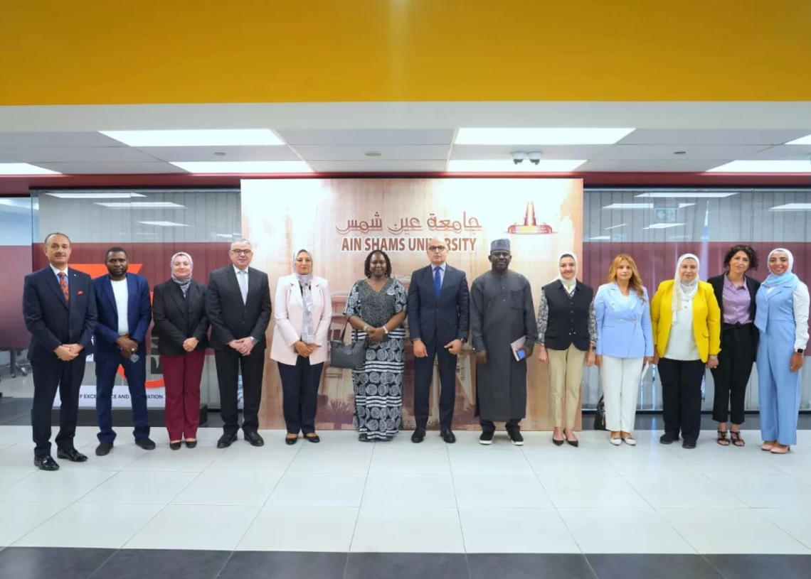 وفد نيجيري من ''جامعة ابوجا'' يبحث التعاون الادبي واللغات بعين شمس 16 - جريدة المساء وفد نيجيري من ''جامعة ابوجا'' يبحث التعاون الادبي واللغات بعين شمس 15 - جريدة المساء