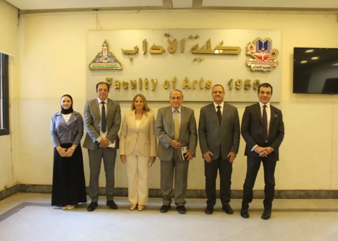 احتفالا بنصر أكتوبر..اللواء سمير فرج في ضيافة أداب عين شمس 17 - جريدة المساء