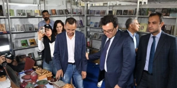 في إطار احتفالات وزارة الثقافة بالذكرى الـ52 لانتصارات أكتوبر وزير الثقافة يفتتح معرض الزمالك الأول للكتاب 2 - جريدة المساء في إطار احتفالات وزارة الثقافة بالذكرى الـ52 لانتصارات أكتوبر وزير الثقافة يفتتح معرض الزمالك الأول للكتاب 1 - جريدة المساء