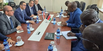 وزير الاستثمار والتجارة الخارجية يبحث مع وزير الاستثمار والتجارة والصناعة الكيني تعزيز التعاون المشترك 1 - جريدة المساء
