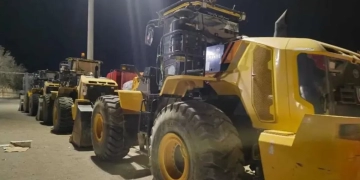 آليات حفر مصرية إلى غزة