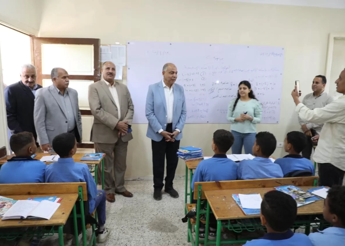 أمل جديد لطلاب البرشا.. محافظ المنيا يعلن إنشاء مدرسة حديثة لحل أزمة التكدس ويؤكد: التعليم أولويتنا لبناء الإنسان 19 - جريدة المساء