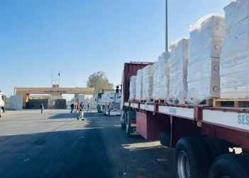 الهلال الأحمر المصرى يدفع بالقافلة 58 لأهل غزة