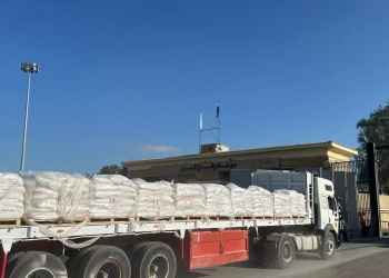 الهلال الأحمر المصرى يدفع بالقافلة 58 لأهل غزة