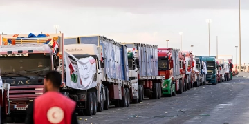 الهلال الأحمر المصرى يدخل أكثر من 9 آلاف طن مساعدات عاجلة إلى غزة 1 - جريدة المساء الهلال الأحمر المصرى يدفع بالمزيد من المساعدات لأهل غزة