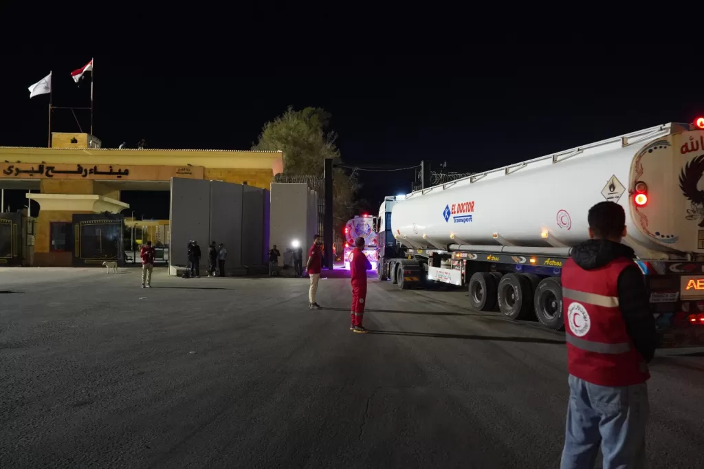 الهلال الأحمر المصرى يدخل أكثر من 9 آلاف طن مساعدات عاجلة إلى غزة 22 - جريدة المساء الهلال الأحمر المصرى يدخل أكثر من 9 آلاف طن مساعدات عاجلة إلى غزة 21 - جريدة المساء