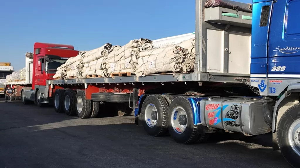 الدفع بـ 7500 طن مساعدات إنسانية وبترولية للقطاع عبر كرم أبو سالم 20 - جريدة المساء الدفع بـ 7500 طن مساعدات إنسانية وبترولية للقطاع عبر كرم أبو سالم 19 - جريدة المساء