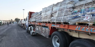 الدفع بـ 7500 طن مساعدات إنسانية وبترولية للقطاع عبر كرم أبو سالم 1 - جريدة المساء الهلال الأحمر المصرى يدفع بزاد العزة 55 لأهل غزة