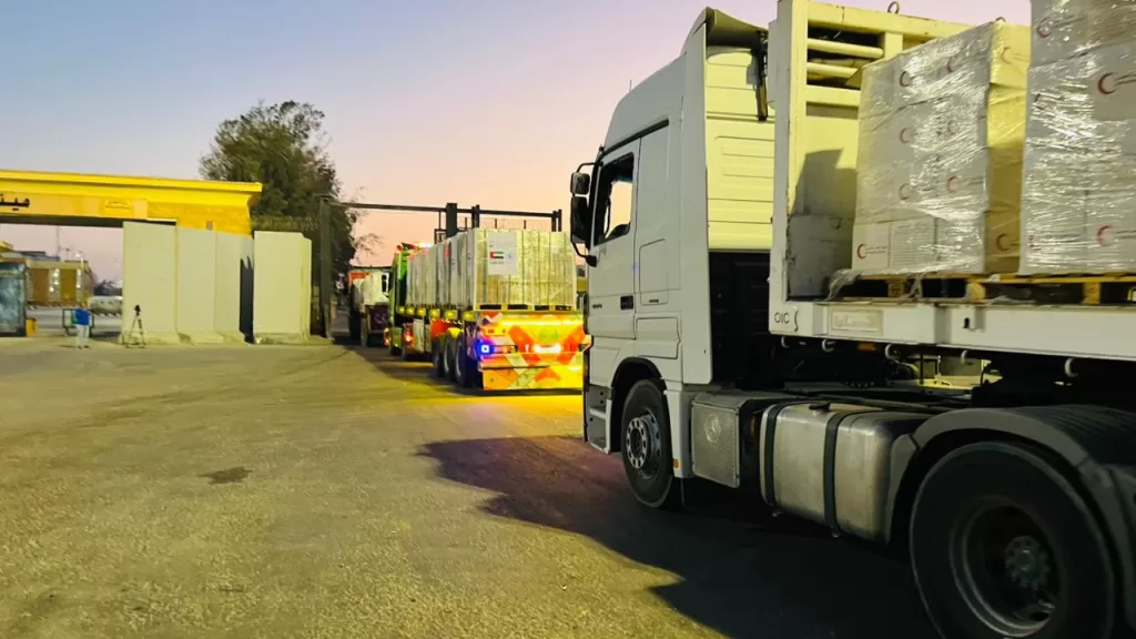 قوافل العطاء مستمرة لدعم الأشقاء.. الهلال الأحمر يدخل 9800 طن مساعدات إلى غزة 25 - جريدة المساء
