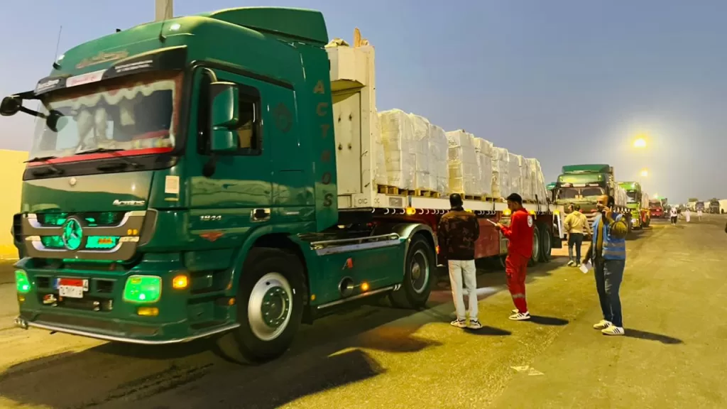 قوافل العطاء مستمرة لدعم الأشقاء.. الهلال الأحمر يدخل 9800 طن مساعدات إلى غزة 29 - جريدة المساء