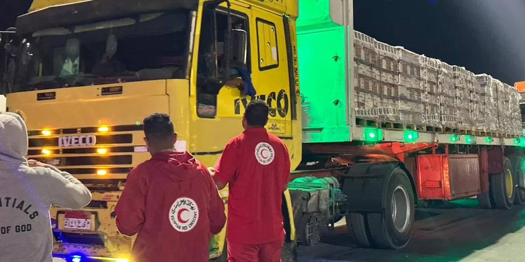 الهلال الأحمر يدفع بـ 8500 طن مساعدات إنسانية وبترولية إلى غزة 19 - جريدة المساء