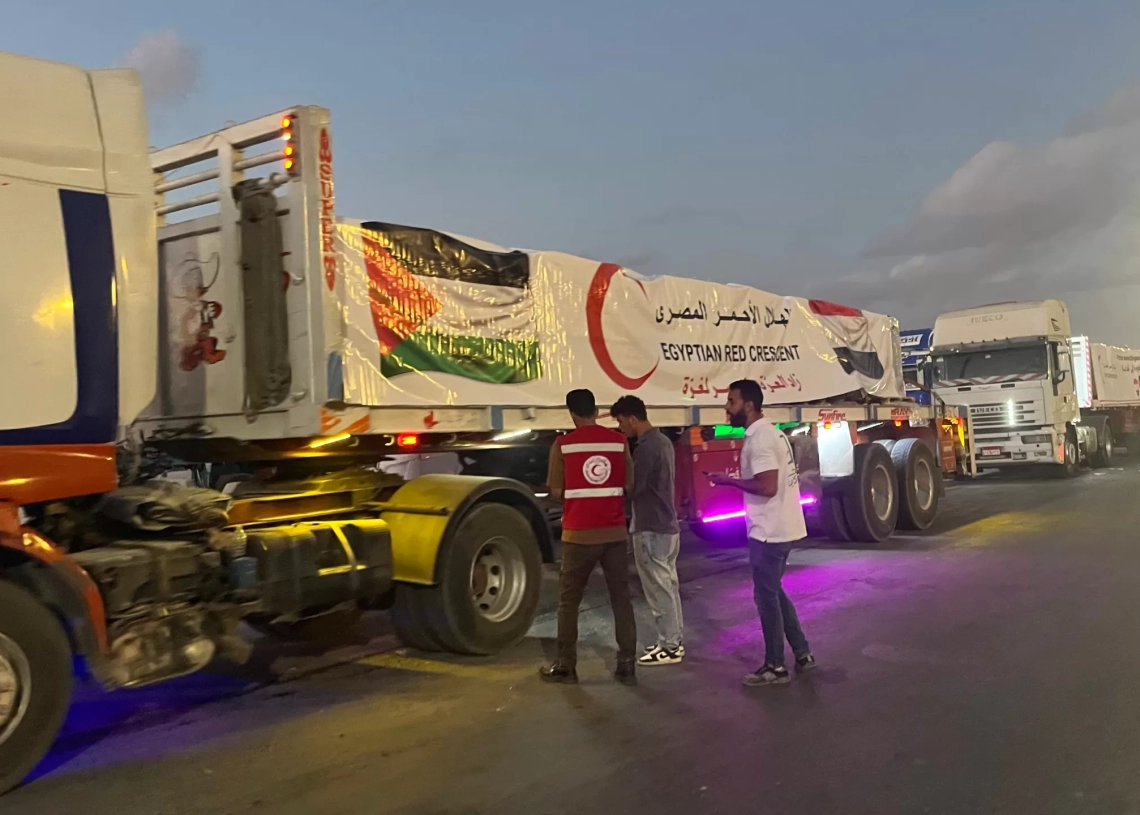 الهلال الأحمر يدخل 3450 طن مساعدات غذائية وإغاثية عاجلة إلى غزة 19 - جريدة المساء