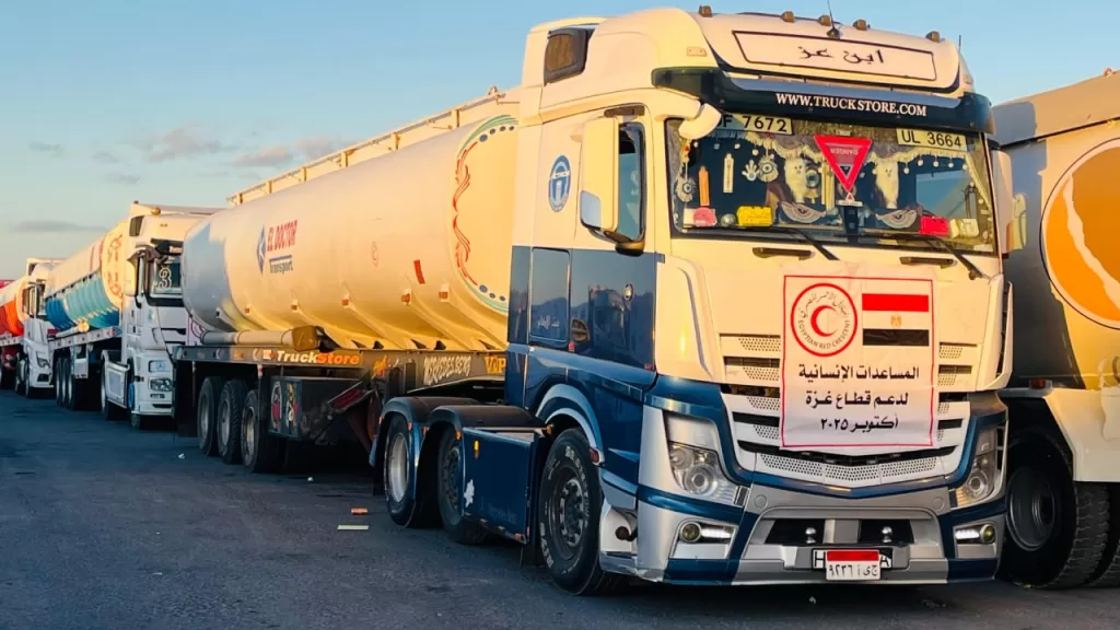 الهلال الأحمر يدفع بأكثر من 9 آلاف طن مساعدات إنسانية وبترولية إلى غزة 19 - جريدة المساء