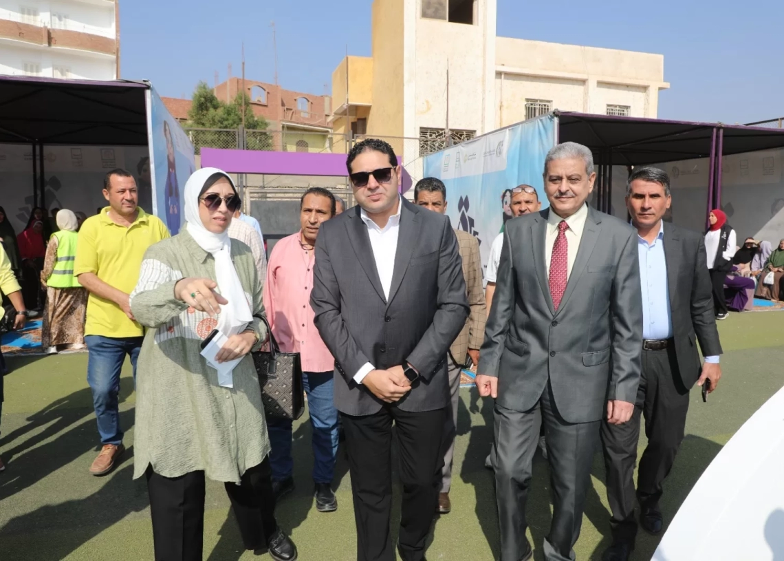 نائب محافظ بني سويف يتفقد نموذج المحاكاة البنكية " تحويشة في بنك" لتدريب وتأهيل السيدات للحصول على الخدمات البنكية 19 - جريدة المساء