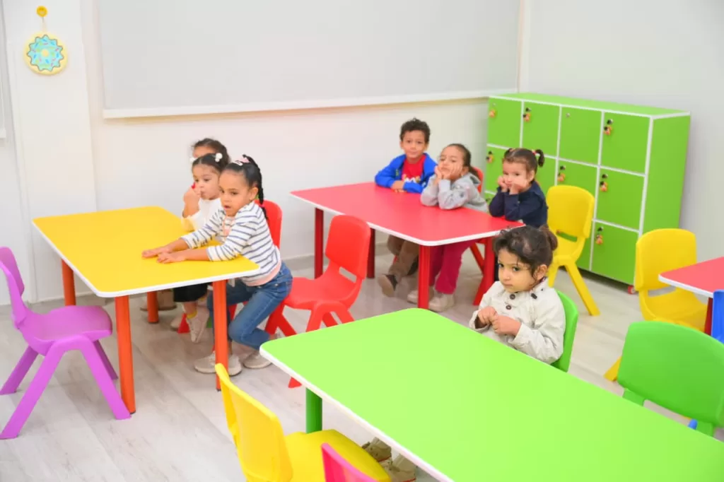 بالصور.. وزيرة التضامن فى الحضانة 27 - جريدة المساء