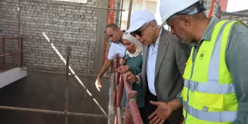 محافظ المنيا يتفقد الأعمال الانشائية لمحطة معالجة صرف صحى قفادة بمركز مغاغة 1 - جريدة المساء