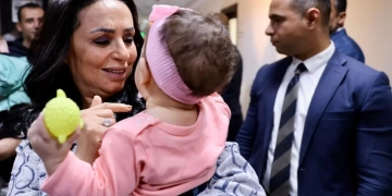 وزيرة التضامن: تطوير منظومة الأسر البديلة وتسليم 12 ألف طفل لأسر كافلة حتى الآن 1 - جريدة المساء وزيرة التضامن مع أطفال أيتام