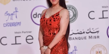 نور فخري تتألق على السجادة الحمراء في افتتاح القاهرة السينمائي ..وتستعد لـ "عرش سندريلا" 1 - جريدة المساء