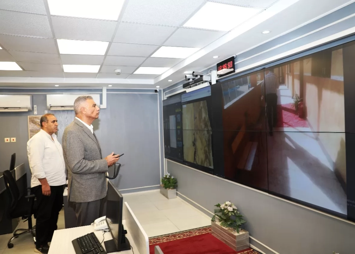 محافظ أسوان يتابع بمركز السيطرة جاهزية اللجان الإنتخابية بالمراكز والمدن 18 - جريدة المساء