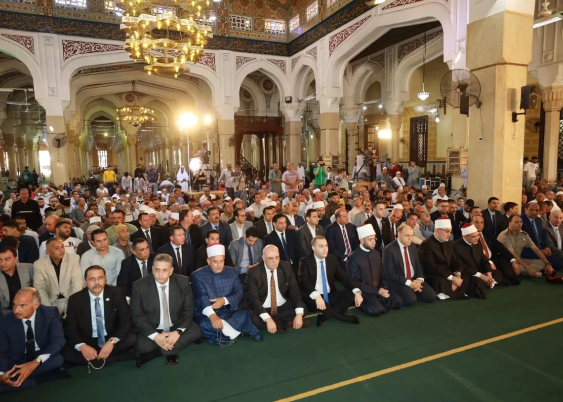 وزير الأوقاف والمفتي ومحافظ كفرالشيخ يؤدون صلاة الجمعة بمسجد إبراهيم الدسوقي 19 - جريدة المساء