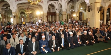 وزير الأوقاف والمفتي ومحافظ كفرالشيخ يؤدون صلاة الجمعة بمسجد إبراهيم الدسوقي 1 - جريدة المساء