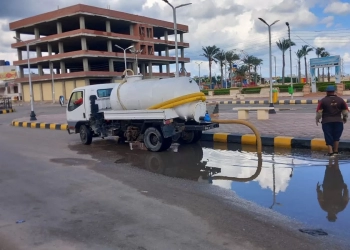 محافظ كفرالشيخ يتابع أعمال رفع مياه الأمطار بمصيف بلطيم 27 - جريدة المساء