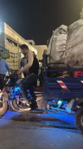 رئيس جهاز الشروق يضبط النباشين بنفسه ويوثق لحظة القبض عليهم 23 - جريدة المساء