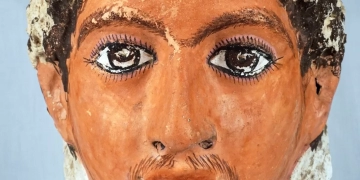 استرداد 36 قطعة أثرية من أمريكا..خرجت من مصر بطرق غير مشروعة.. وزير السياحة والآثار: ملتزمون بحماية تراثنا الوطنى وصون هويتنا الحضارية.. قناع مومياء لشاب من العصر الروماني وإناء على هيئة المعبود "بس" ولوحة جنائزية ..ضمن المجموعة 1 - جريدة المساء