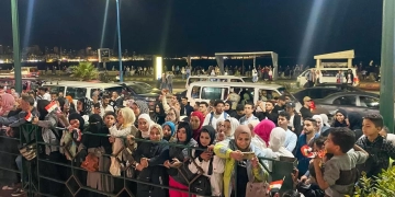 الآلاف يحتفلون بشوارع الإسكندريه بالمتحف المصري الكبير 1 - جريدة المساء