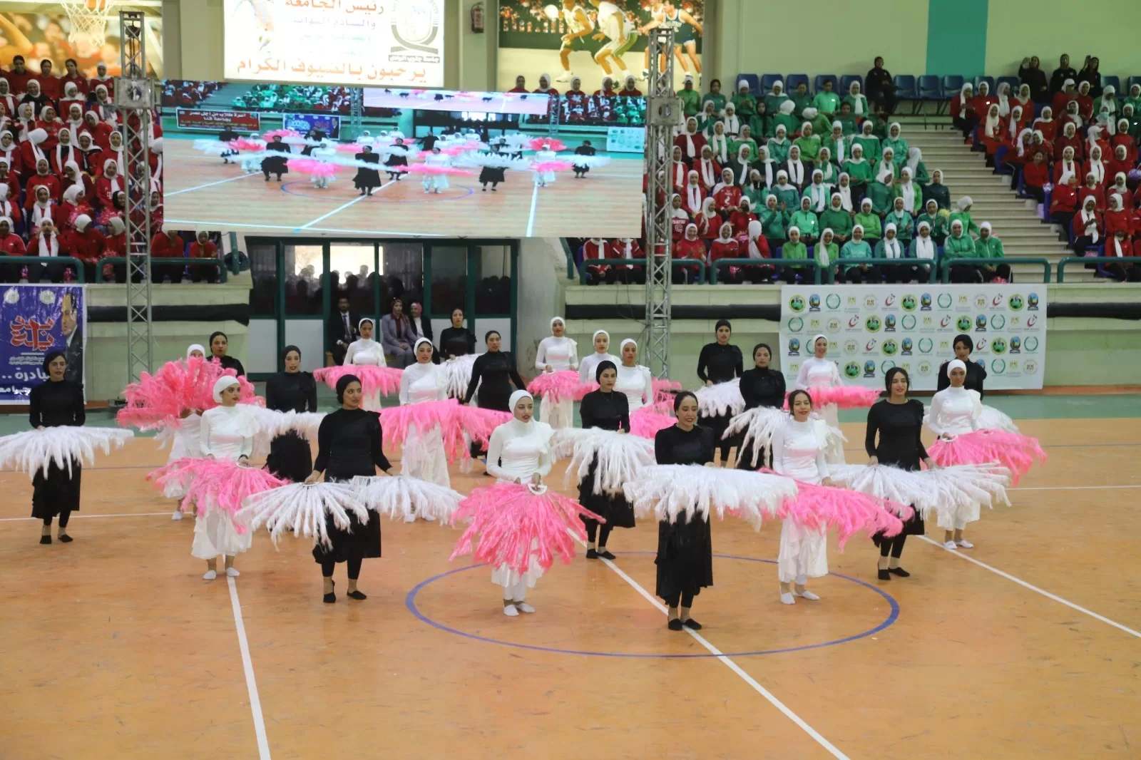 انطلاق منافسات البطولة العربية العشرين لخماسيات كرة القدم بجامعة قنا 29 - جريدة المساء