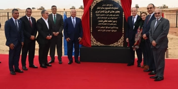 كامل الوزير ومحمد منصور يضعان حجر أساس المصنع الجديد للسيارات 2 - جريدة المساء كامل الوزير ومحمد منصور يضعان حجر أساس المصنع الجديد للسيارات 1 - جريدة المساء