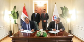 وزيرا الصحة والإسكان شهدا توقيع مذكرة تفاهم لتطوير المنشآت الصحية بالمدن الجديدة 2 - جريدة المساء وزيرا الصحة والإسكان شهدا توقيع مذكرة تفاهم لتطوير المنشآت الصحية بالمدن الجديدة 1 - جريدة المساء