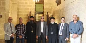 محافظ المنيا يبحث مع مسئولي المطرانية تطوير منطقة جبل الطير وتعظيم الاستفادة من مسار العائلة المقدسة 2 - جريدة المساء محافظ المنيا يبحث مع مسئولي المطرانية تطوير منطقة جبل الطير وتعظيم الاستفادة من مسار العائلة المقدسة 1 - جريدة المساء