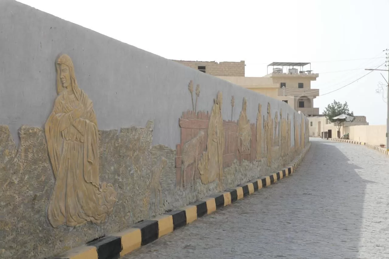 محافظ المنيا يبحث مع مسئولي المطرانية تطوير منطقة جبل الطير وتعظيم الاستفادة من مسار العائلة المقدسة 23 - جريدة المساء