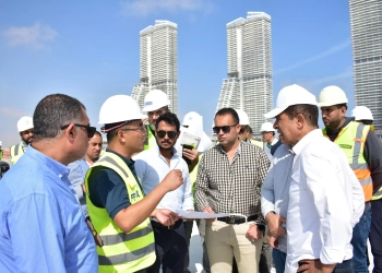 "رئيس جهاز مدينة العلمين الجديدة يتفقد مشروع بحيرات الداون تاون وكوبري تقاطع طريق C19" 33 - جريدة المساء