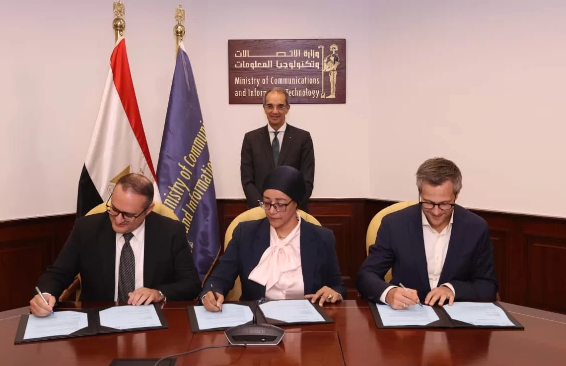 وزير الاتصالات يشهد توقيع مذكرة تفاهم لتأهيل الكوادر الشابة وتوفير فرص عمل لهم فى مجال تكنولوجيا ServiceNow 35 - جريدة المساء