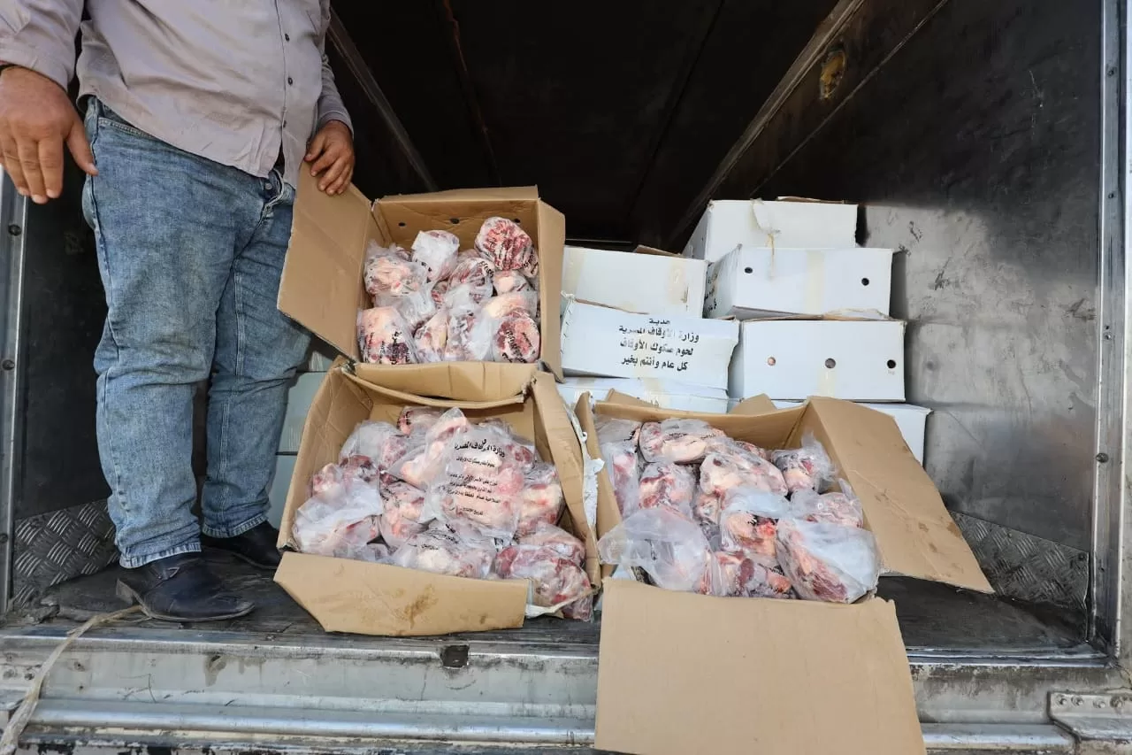 توزيع 2 طن لحوم صكوك الأضاحي على الأسر الأولى بالرعاية بكفر الشيخ 25 - جريدة المساء