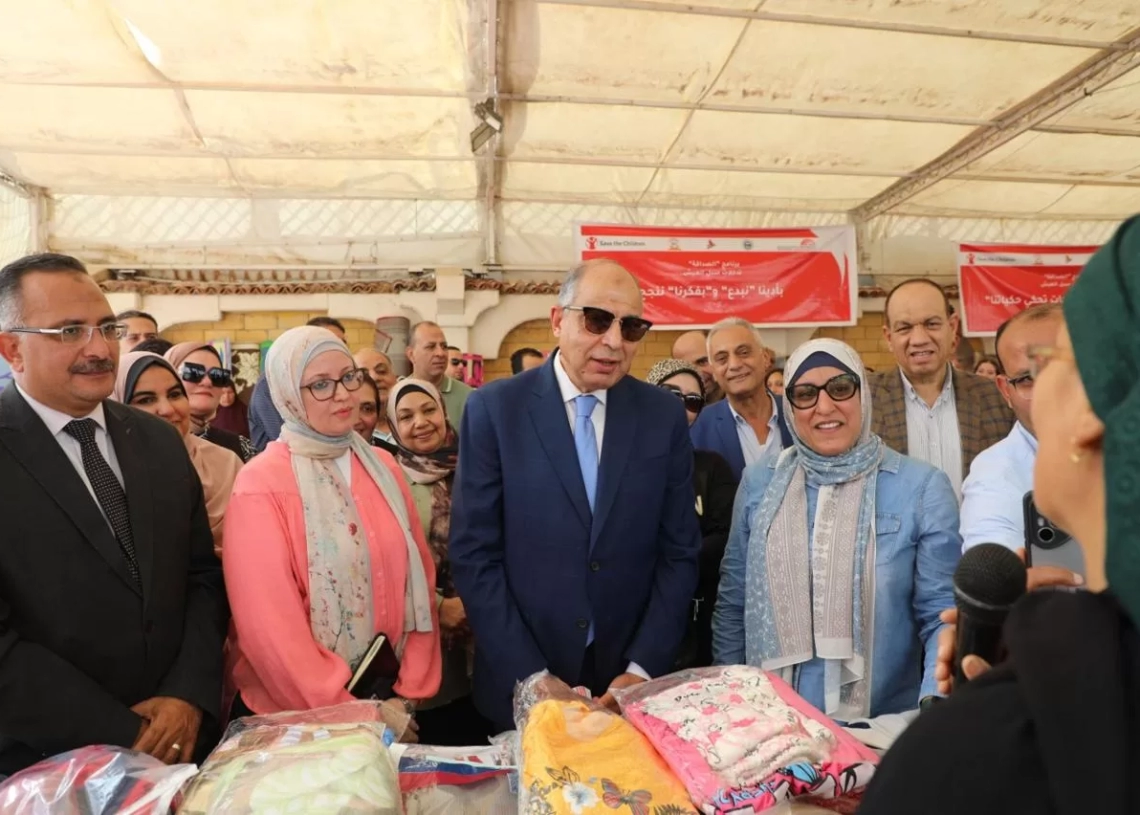 “من قلب قريتنا نحكي حكايتنا”.. محافظ المنيا يفتتح معرضًا لدعم المشروعات الصغيرة 16 - جريدة المساء