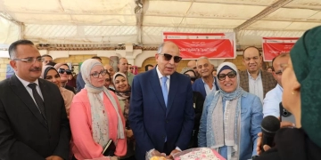 “من قلب قريتنا نحكي حكايتنا”.. محافظ المنيا يفتتح معرضًا لدعم المشروعات الصغيرة 1 - جريدة المساء